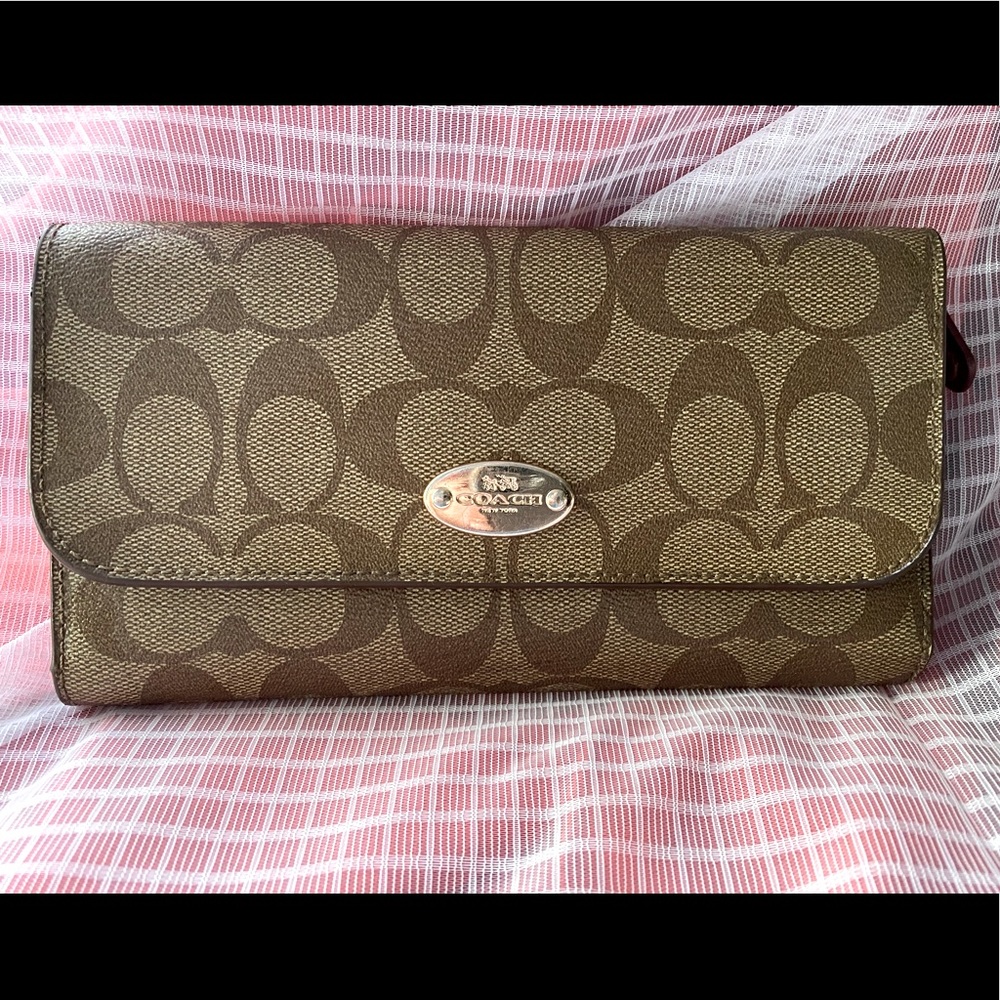 Coach Peyton Signature Zip Slim Wallet - Women | Color: Brown